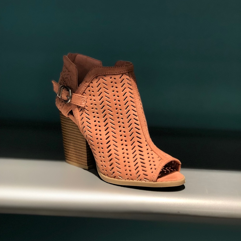 NWT - Blush Cut-Out Ankle Bootie Heels - Picture 5 of 8